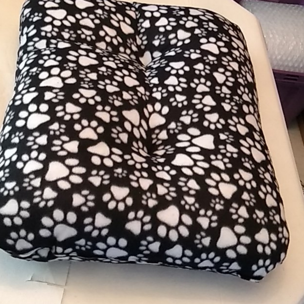 NWOT Dog bed new 26x32x5 xlarge handmade